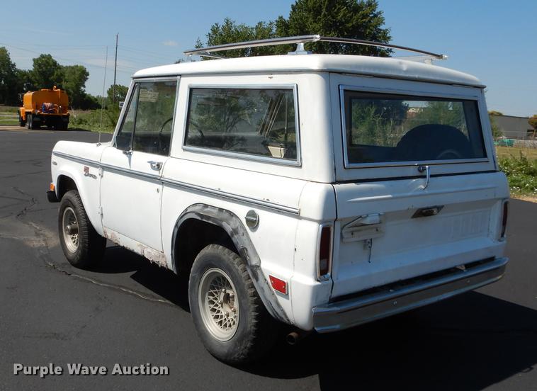 image for item DE1854 1969 Ford Bronco Sport SUV