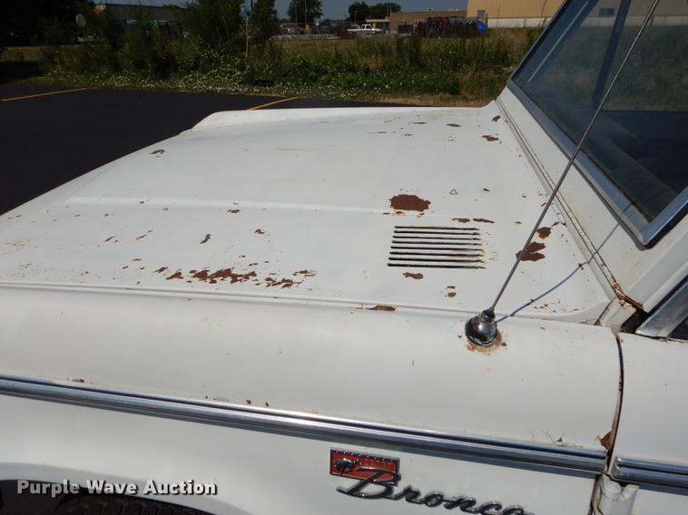 image for item DE1854 1969 Ford Bronco Sport SUV