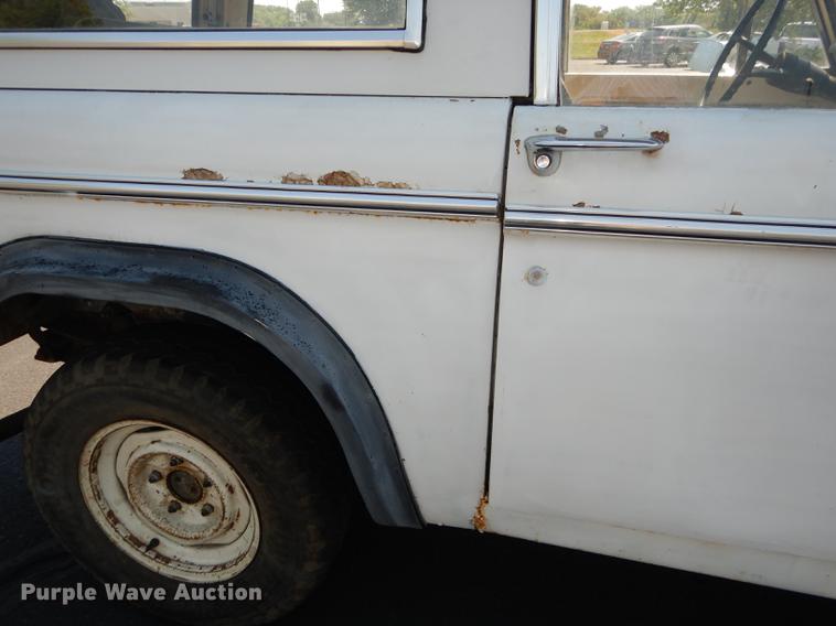 image for item DE1854 1969 Ford Bronco Sport SUV