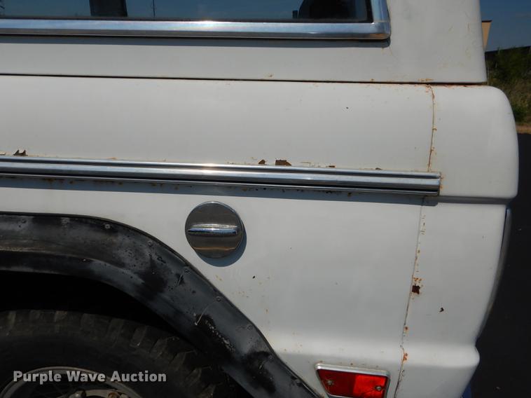 image for item DE1854 1969 Ford Bronco Sport SUV