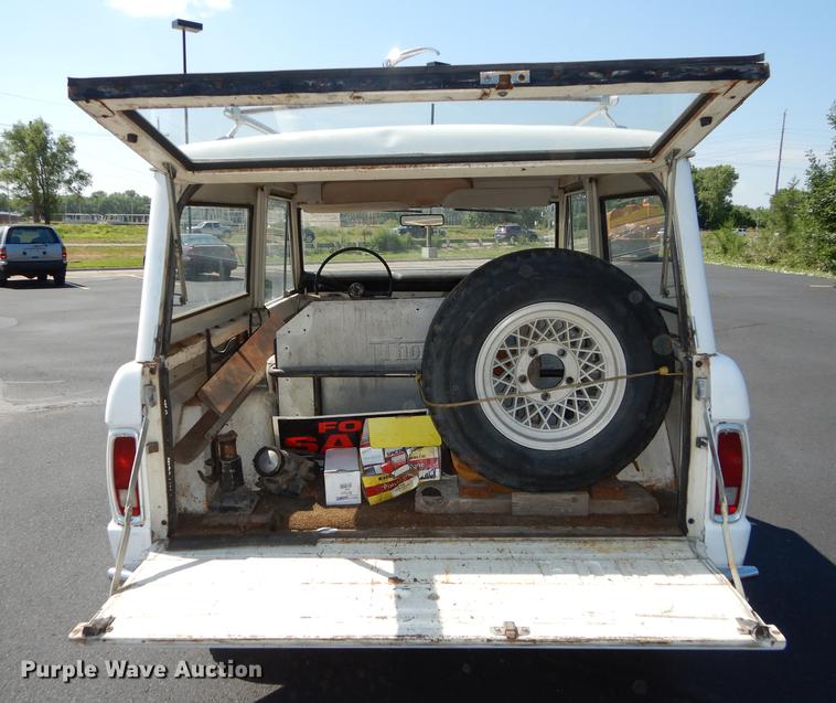 image for item DE1854 1969 Ford Bronco Sport SUV