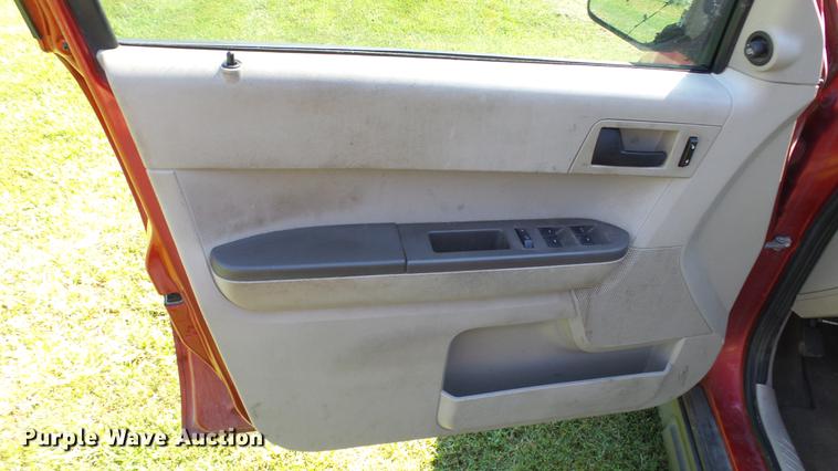 image for item DE7185 2008 Ford Escape SUV