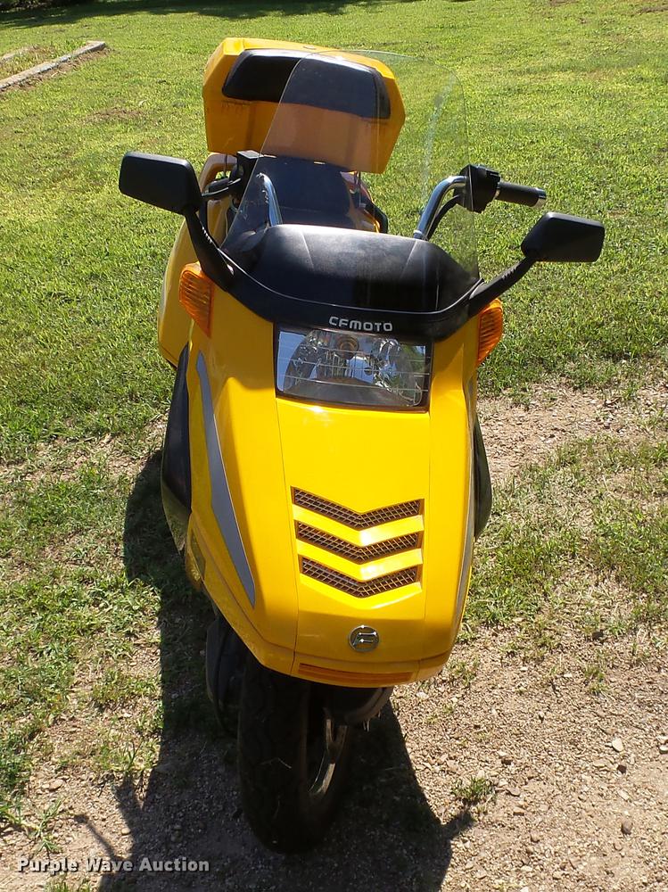 image for item DE7187 2009 Chunfeng CF250T scooter