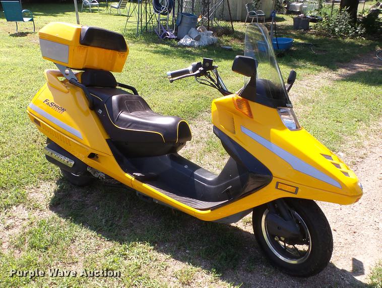 image for item DE7187 2009 Chunfeng CF250T scooter