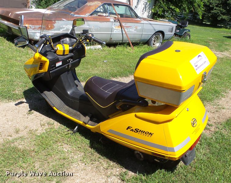 image for item DE7187 2009 Chunfeng CF250T scooter