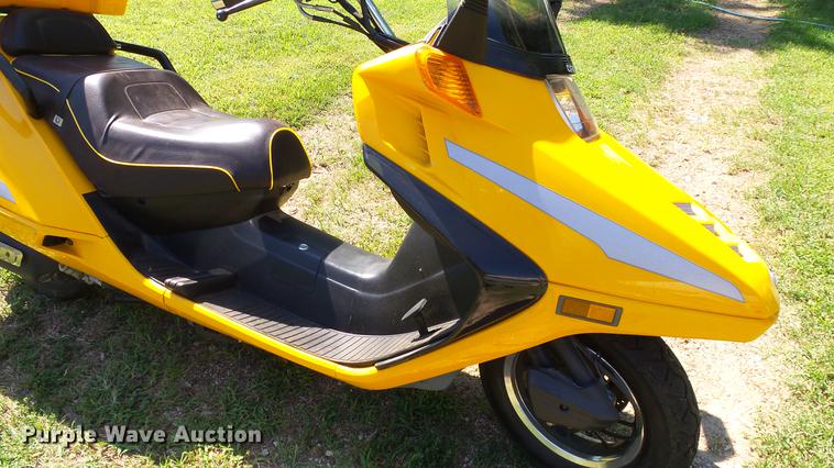 image for item DE7187 2009 Chunfeng CF250T scooter