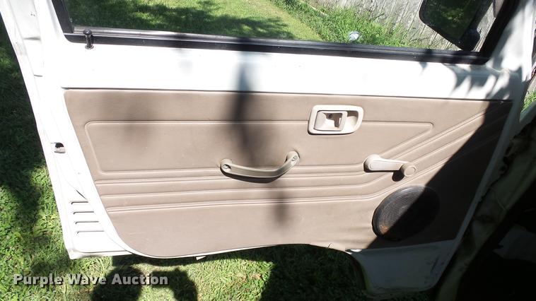 image for item DE7188 1991 Daihatsu HiJet mini truck