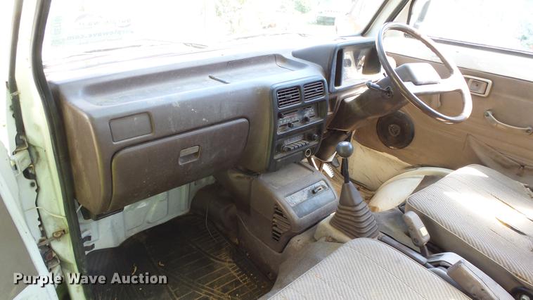image for item DE7188 1991 Daihatsu HiJet mini truck