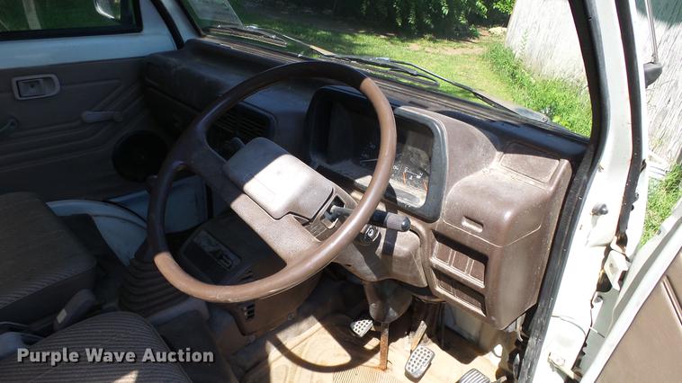 image for item DE7188 1991 Daihatsu HiJet mini truck