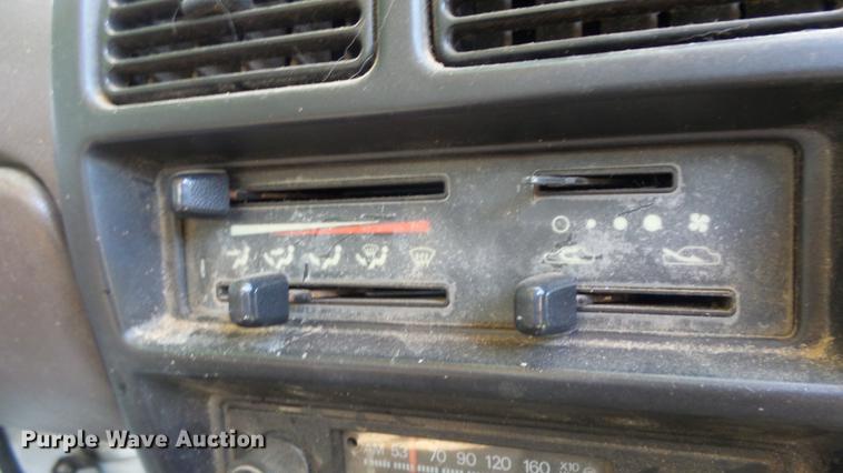 image for item DE7188 1991 Daihatsu HiJet mini truck