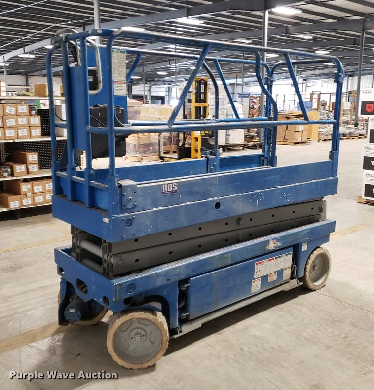 image for item DF3252 2000 Genie GS-2032 scissor lift