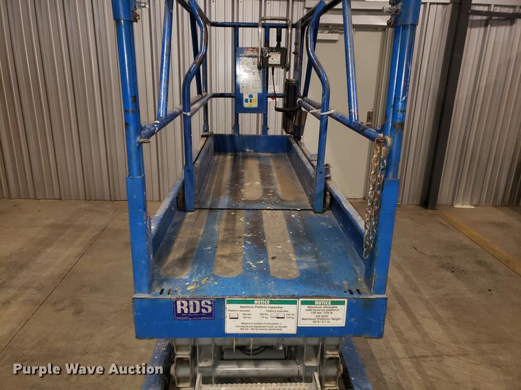 image for item DF3252 2000 Genie GS-2032 scissor lift