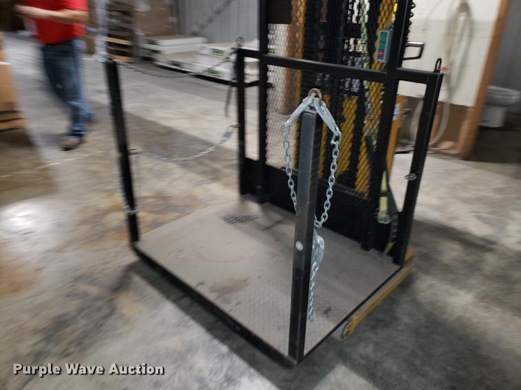 image for item DF3253 Big Joe PDBB-20-T12 man lift