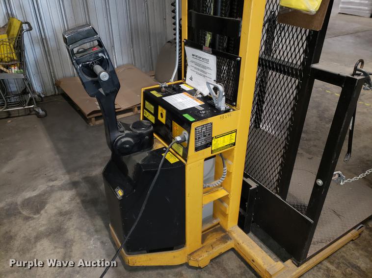 image for item DF3253 Big Joe PDBB-20-T12 man lift