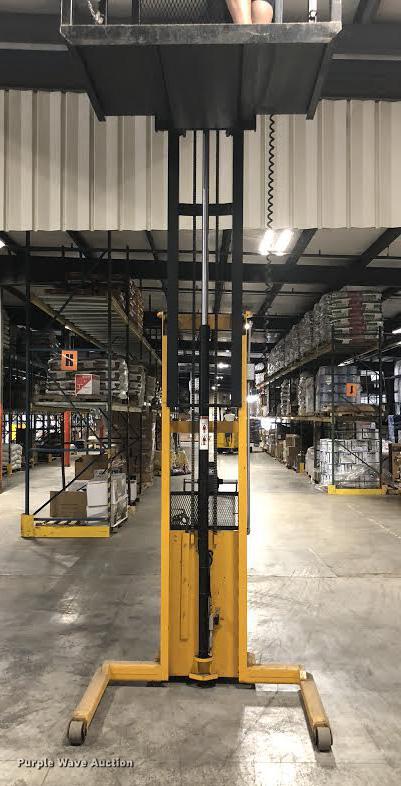 image for item DF3253 Big Joe PDBB-20-T12 man lift