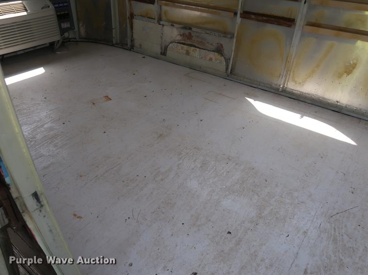 image for item DF3255 2006 Progressive flatbed trailer with office