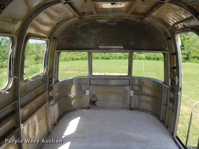 image for item DF3255 2006 Progressive flatbed trailer with office