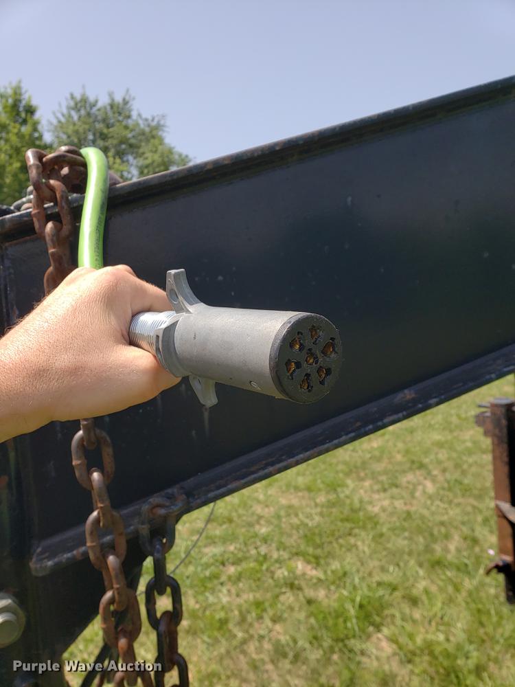 image for item DF3255 2006 Progressive flatbed trailer with office