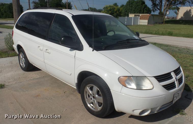 image for item DF4280 2006 Dodge Grand Caravan van