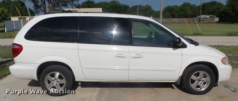 image for item DF4280 2006 Dodge Grand Caravan van