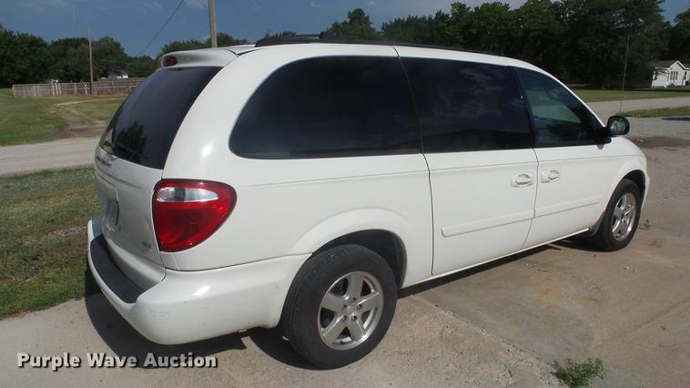 image for item DF4280 2006 Dodge Grand Caravan van