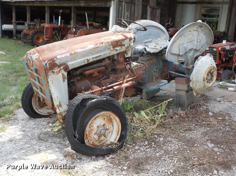 image for item DT9412 1957 Ford 881D tractor