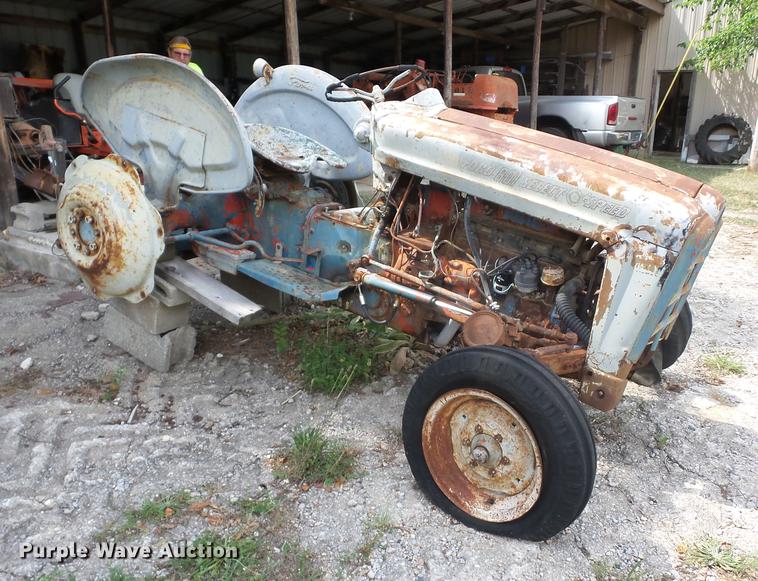 image for item DT9412 1957 Ford 881D tractor