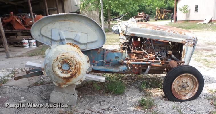 image for item DT9412 1957 Ford 881D tractor