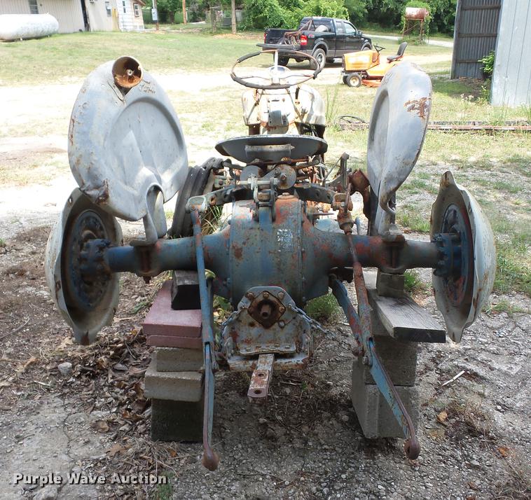 image for item DT9412 1957 Ford 881D tractor