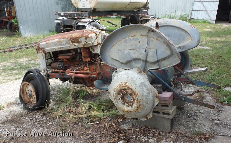 image for item DT9412 1957 Ford 881D tractor