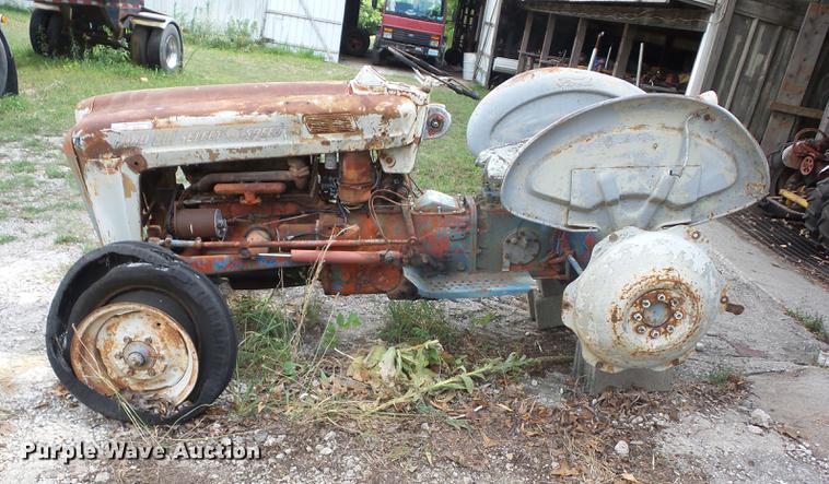 image for item DT9412 1957 Ford 881D tractor