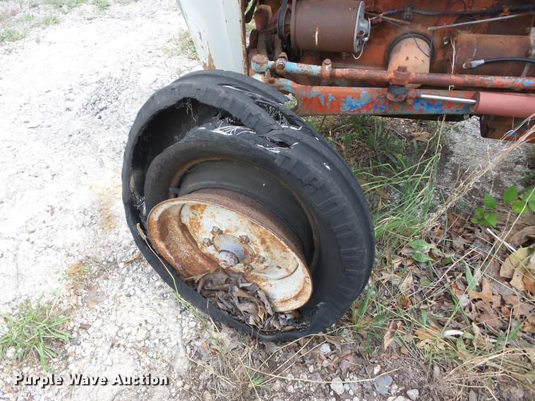 image for item DT9412 1957 Ford 881D tractor