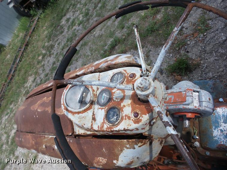 image for item DT9412 1957 Ford 881D tractor