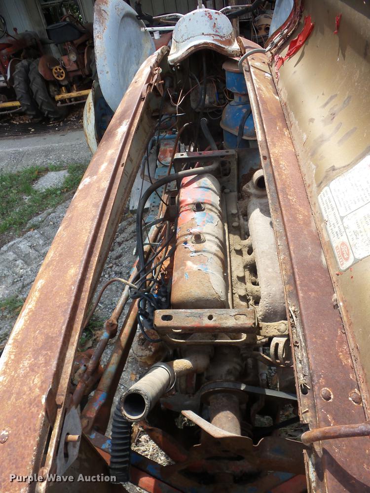 image for item DT9412 1957 Ford 881D tractor