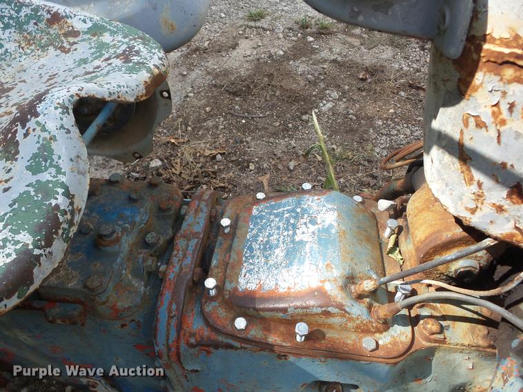 image for item DT9412 1957 Ford 881D tractor