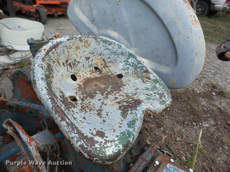 image for item DT9412 1957 Ford 881D tractor