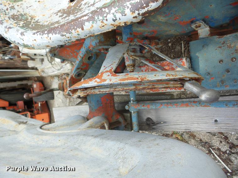 image for item DT9412 1957 Ford 881D tractor