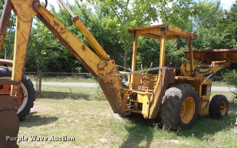 image for item DT9413 Allis Chalmers 715 backhoe
