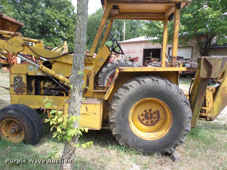 image for item DT9413 Allis Chalmers 715 backhoe