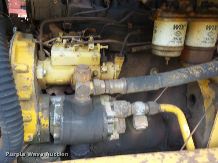 image for item DT9413 Allis Chalmers 715 backhoe