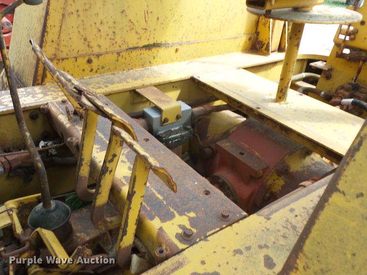 image for item DT9413 Allis Chalmers 715 backhoe