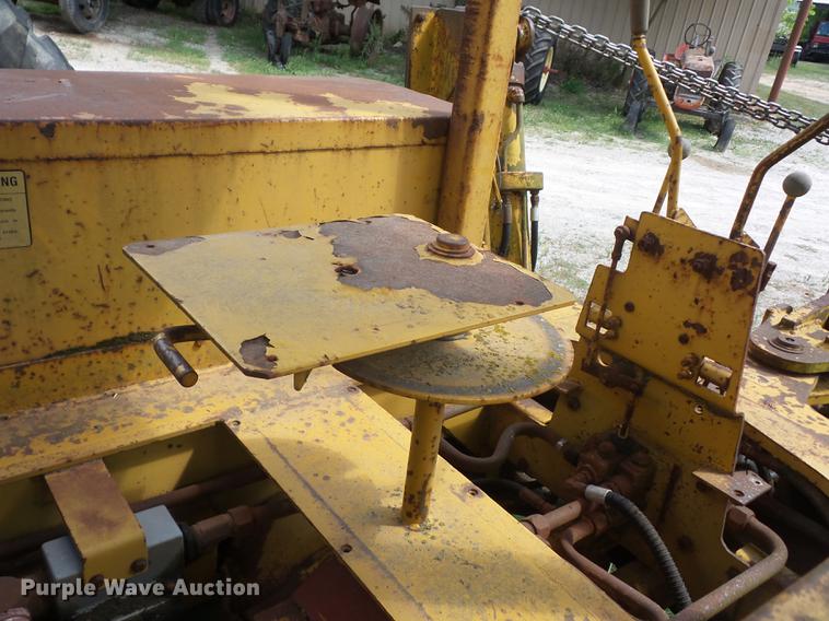 image for item DT9413 Allis Chalmers 715 backhoe