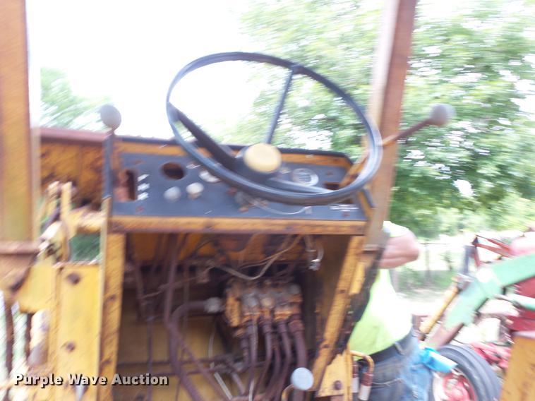 image for item DT9413 Allis Chalmers 715 backhoe