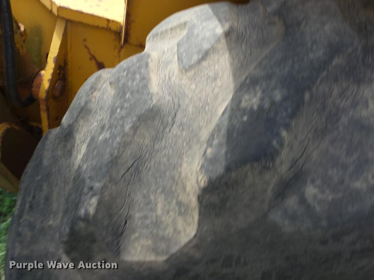 image for item DT9413 Allis Chalmers 715 backhoe