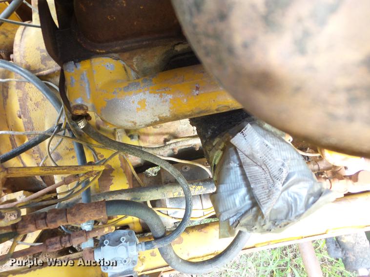 image for item DT9413 Allis Chalmers 715 backhoe