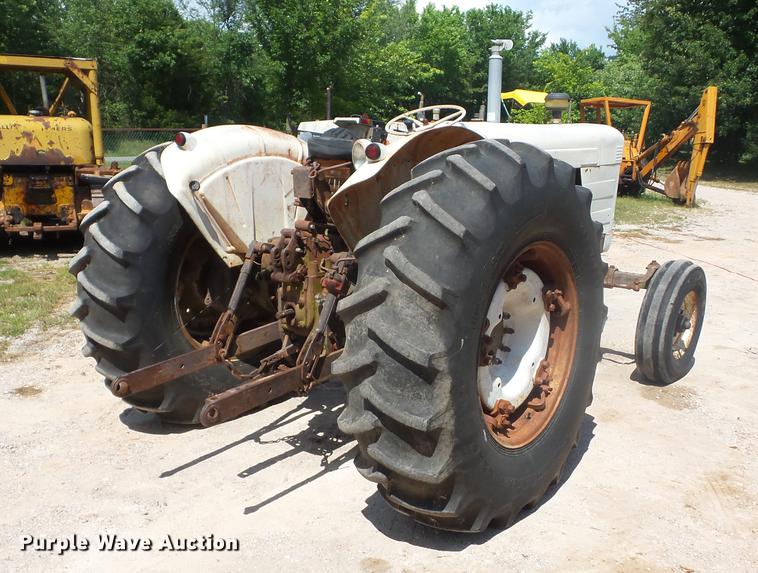 image for item DT9414 David Brown 1200 tractor