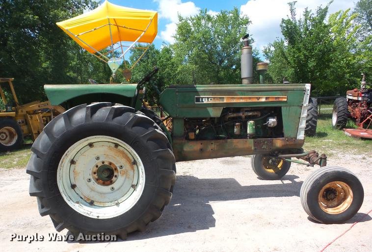 image for item DT9415 Oliver 1800 tractor