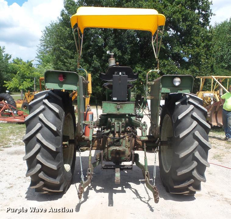 image for item DT9415 Oliver 1800 tractor