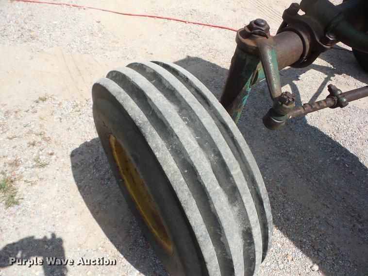 image for item DT9415 Oliver 1800 tractor