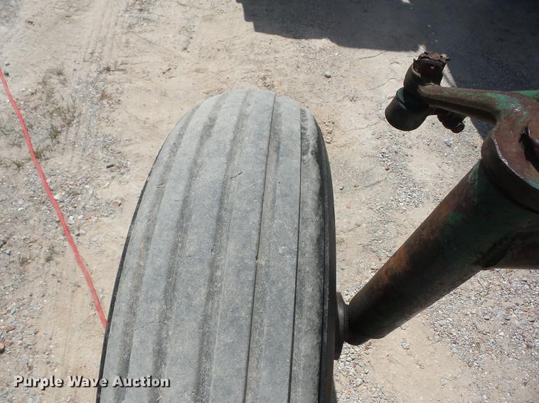 image for item DT9415 Oliver 1800 tractor